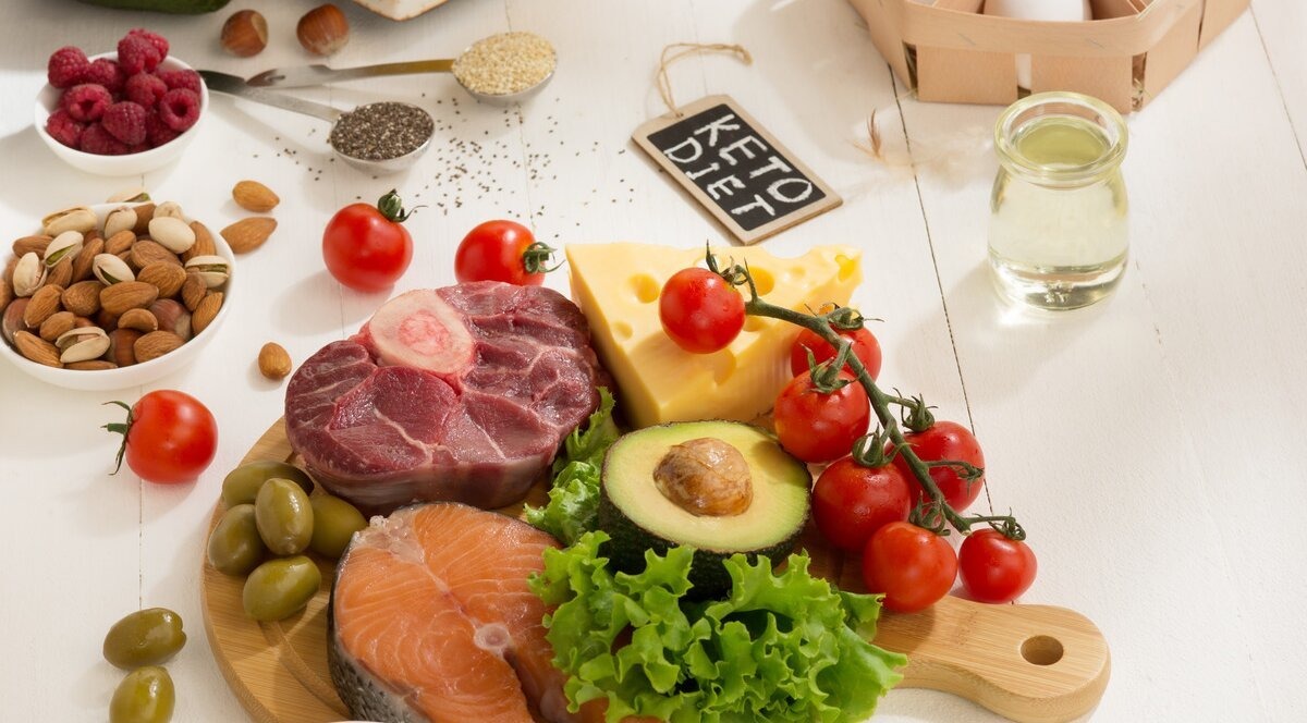Korzyści i zagrożenia związane z dietą ketogeniczną