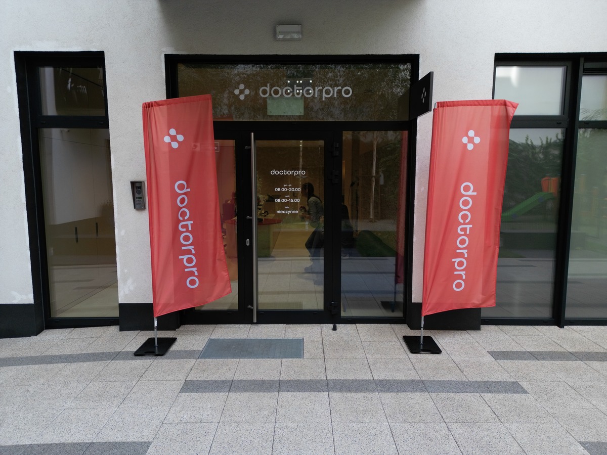 Jak silikon wpływa na włosy, jak go rozpoznać i czy trzeba go unikać?